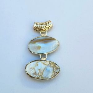 Mother of pearl pendant